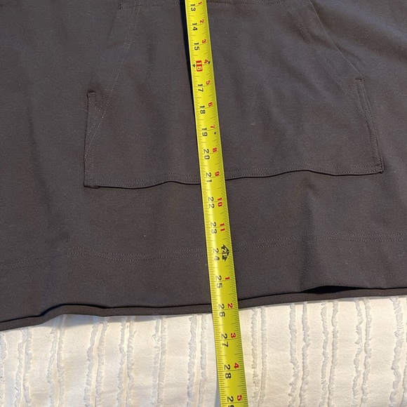 EUC Athleta Glacier handkerchief hoodie poncho - extra small - Picture 6 of 13